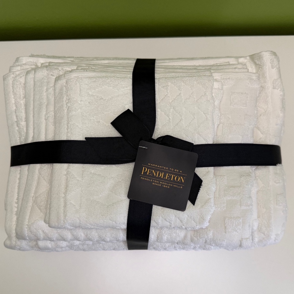 Pendleton 6 Piece Towel Set High Dessert Sculpted White